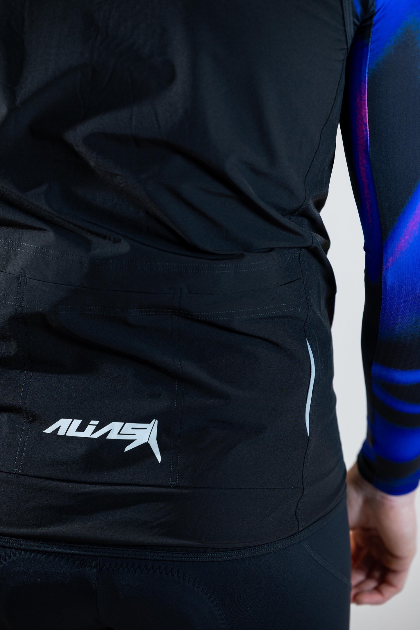 R2 WIND VEST - BLACK