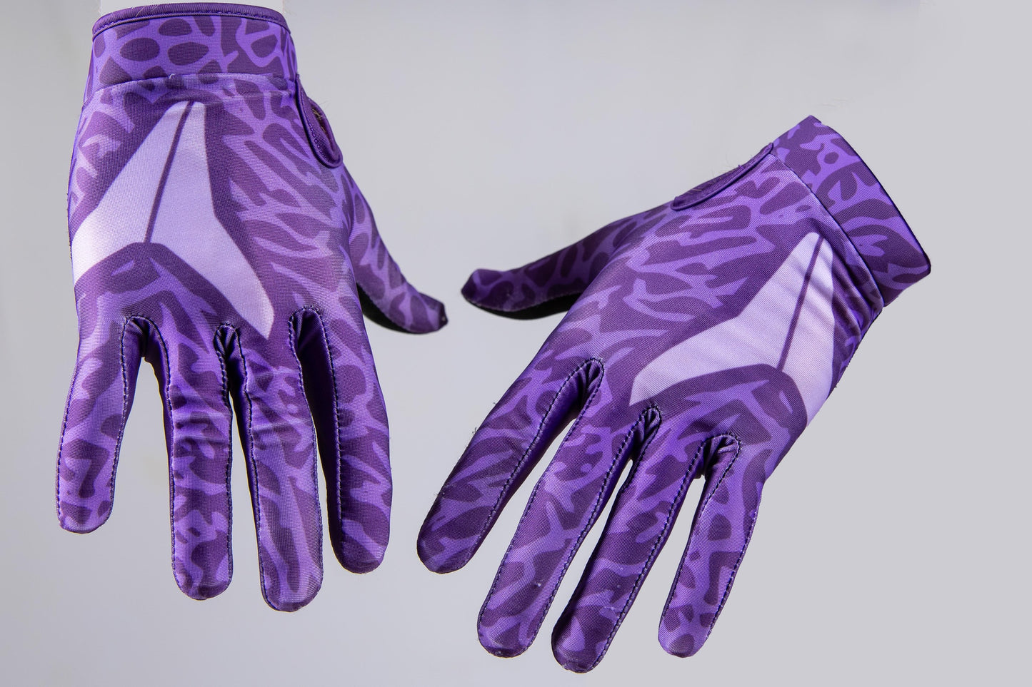 AKA Gloves - ELEPHANT PRINT